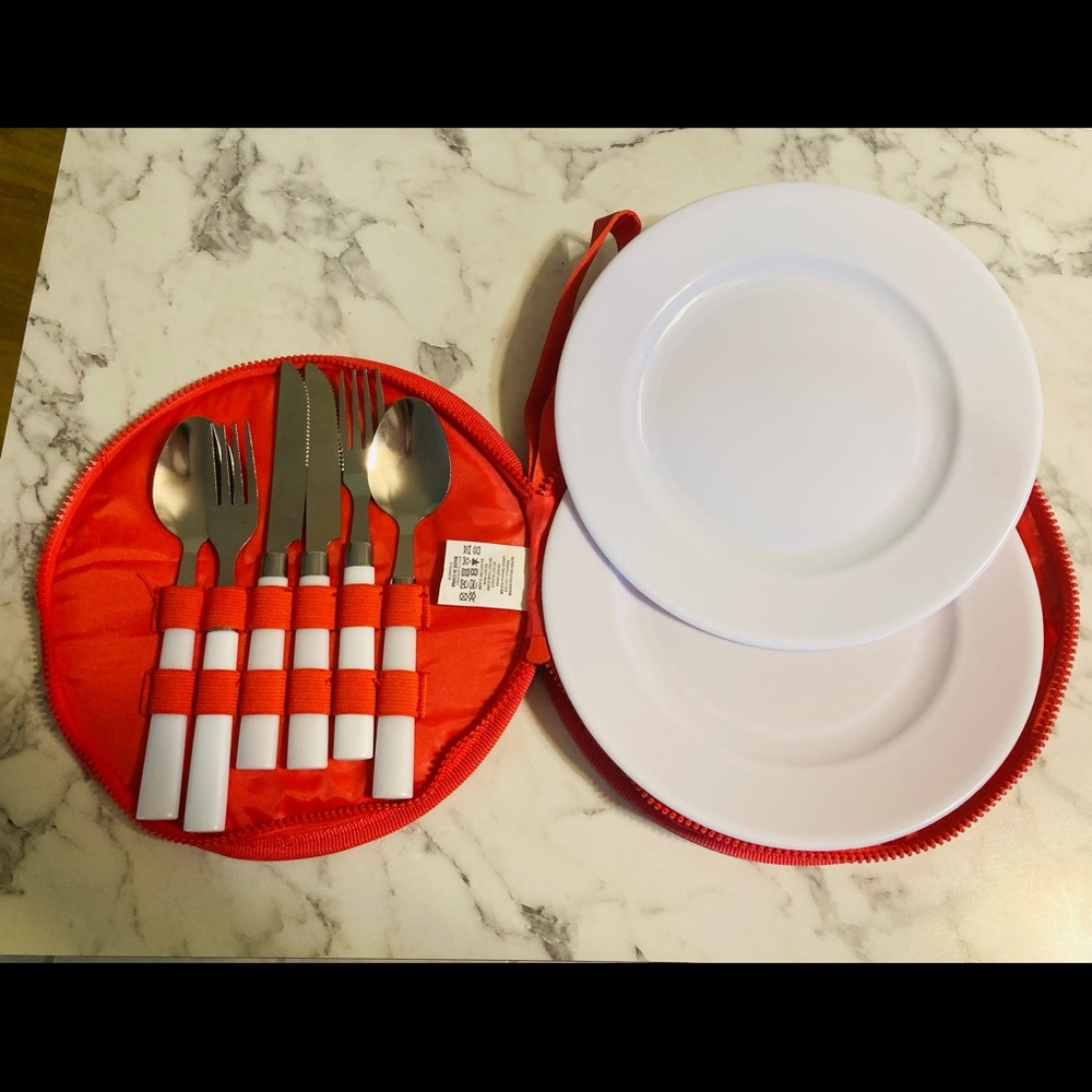 FabFitFun SUNNY LIFE Picnic Dining Set for 2 - NEW!